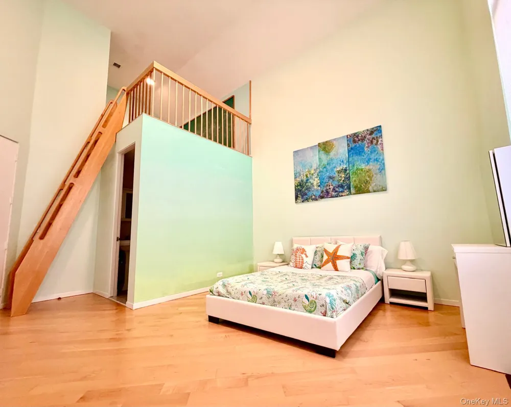 18 Pine Tree Lane Westhampton, NY 11977