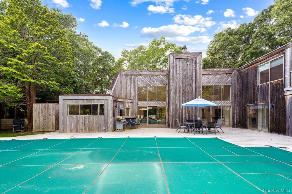 26 Woodland Way Quogue, NY 11959