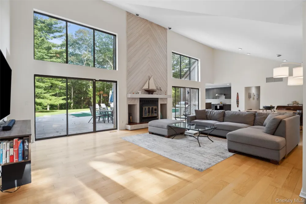 26 Woodland Way Quogue, NY 11959