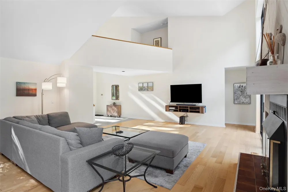 26 Woodland Way Quogue, NY 11959