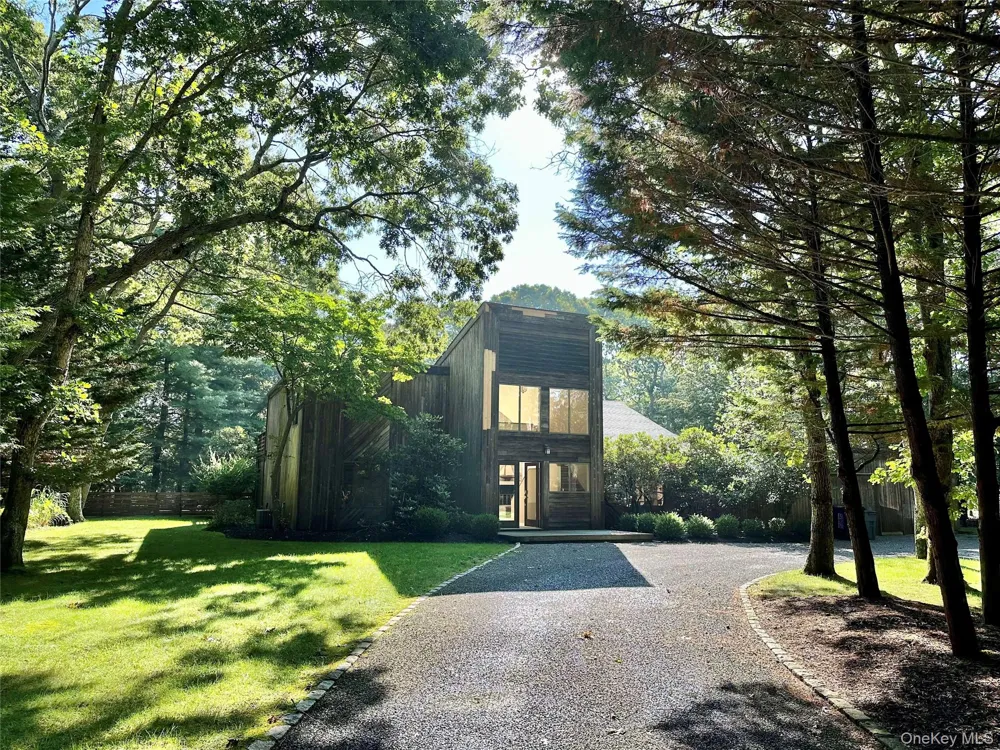 26 Woodland Way Quogue, NY 11959