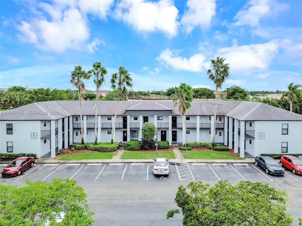 7550 Stirling Rd #C203 Davie, FL 33024