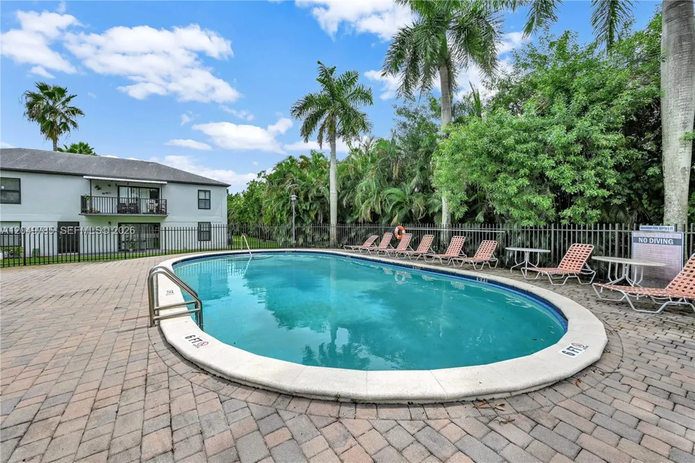 7550 Stirling Rd #C203 Davie, FL 33024