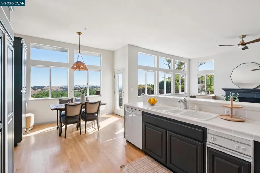 905 Dana Highlands Ct Lafayette, CA 94549