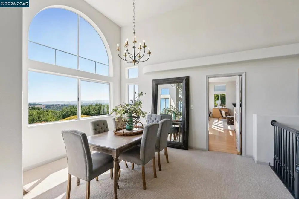 905 Dana Highlands Ct Lafayette, CA 94549