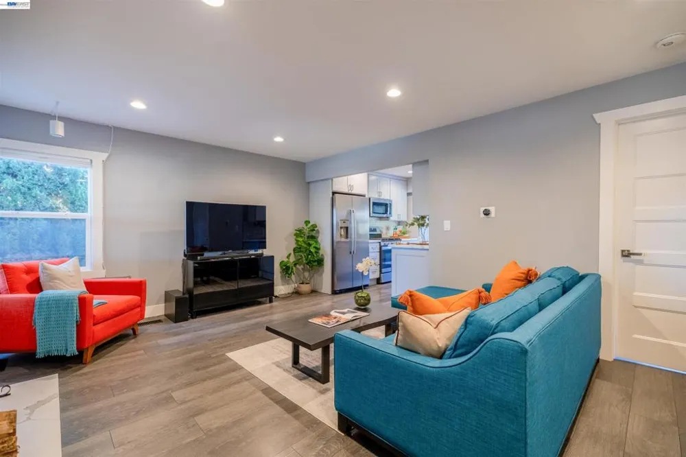 16004 Wellington Way Castro Valley, CA 94578