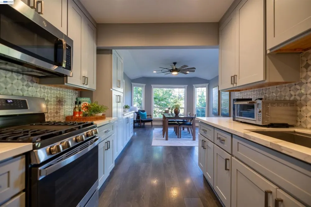 16004 Wellington Way Castro Valley, CA 94578