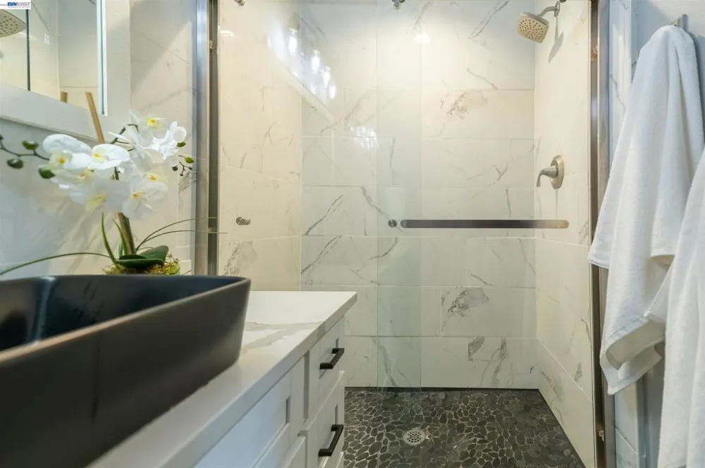 16004 Wellington Way Castro Valley, CA 94578