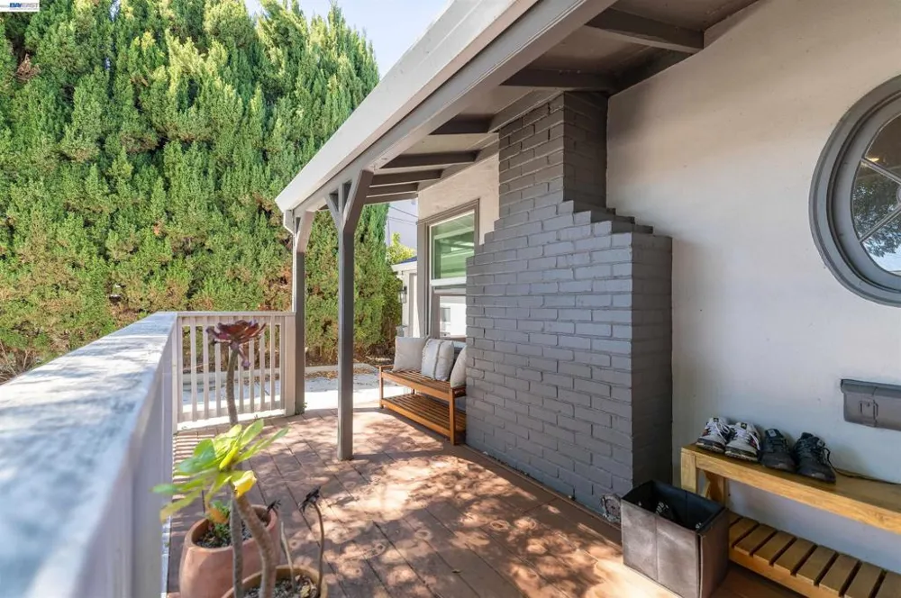 16004 Wellington Way Castro Valley, CA 94578