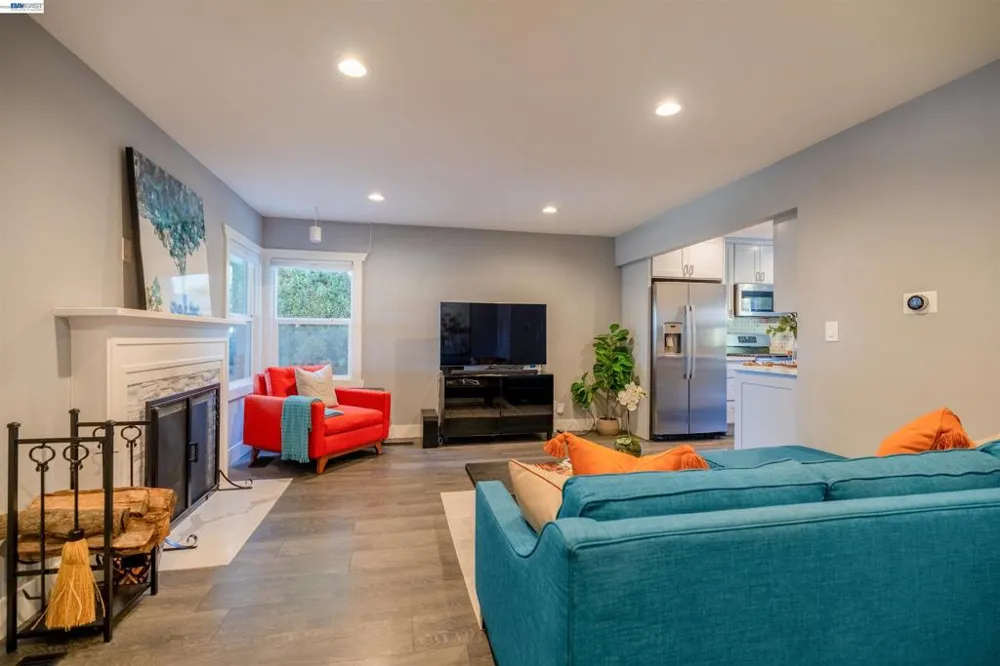 16004 Wellington Way Castro Valley, CA 94578