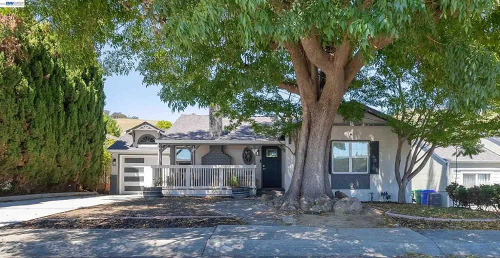 16004 Wellington Way Castro Valley, CA 94578