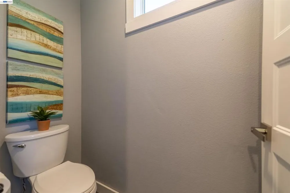 16004 Wellington Way Castro Valley, CA 94578