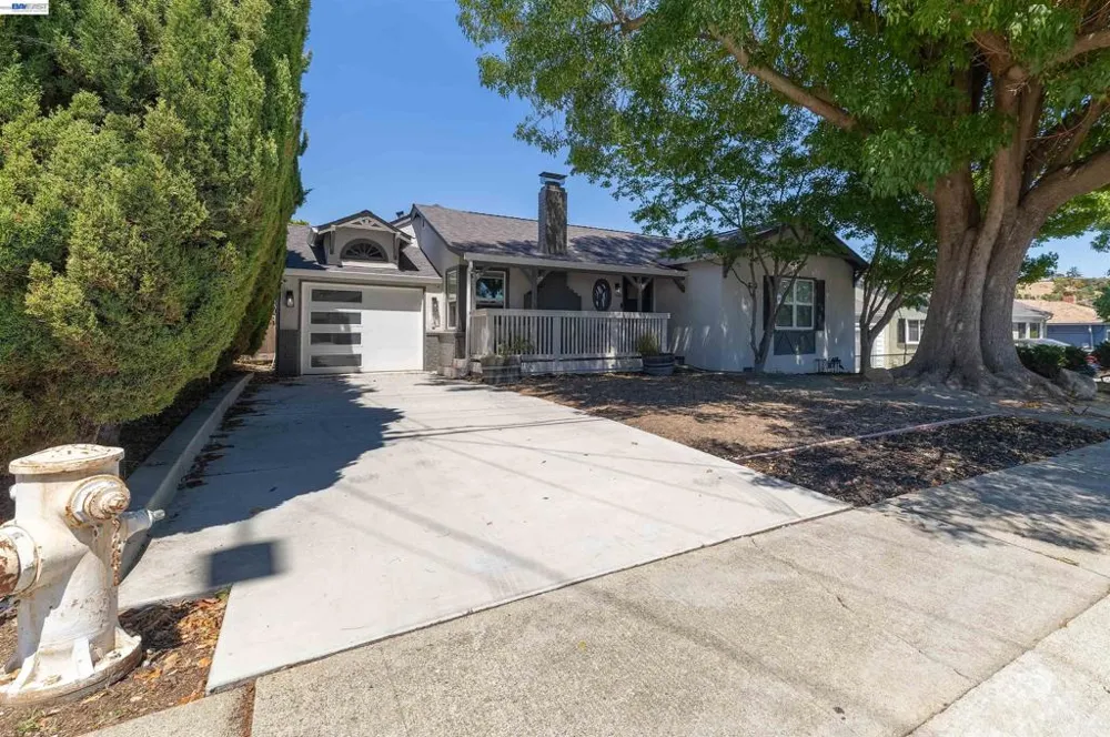 16004 Wellington Way Castro Valley, CA 94578