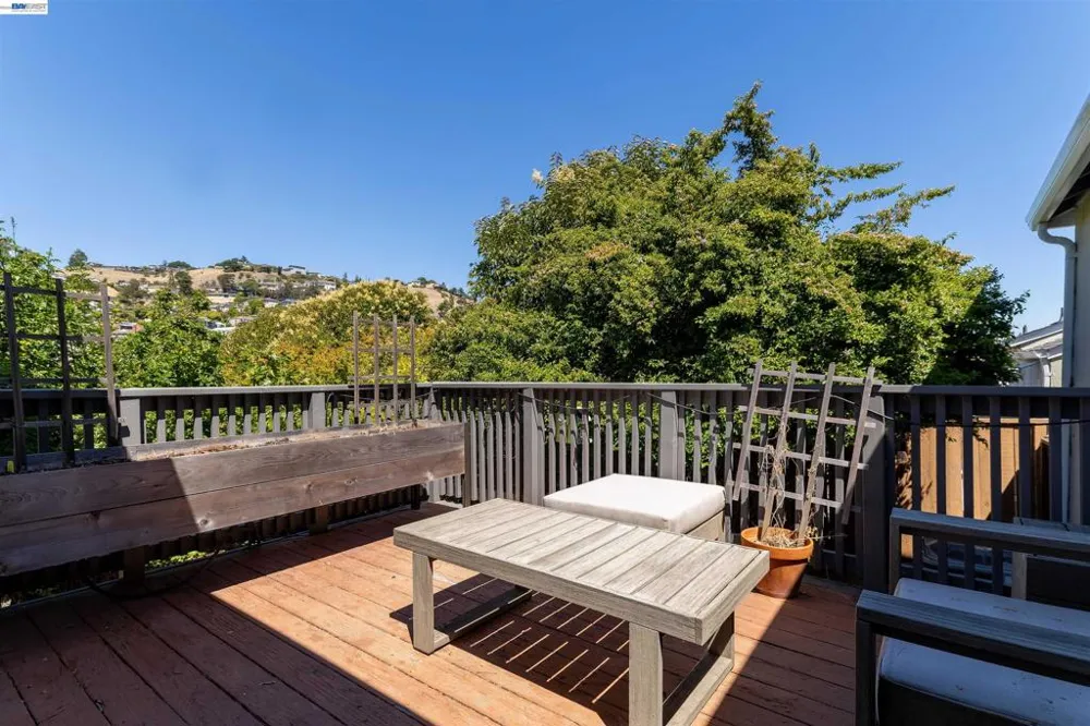 16004 Wellington Way Castro Valley, CA 94578