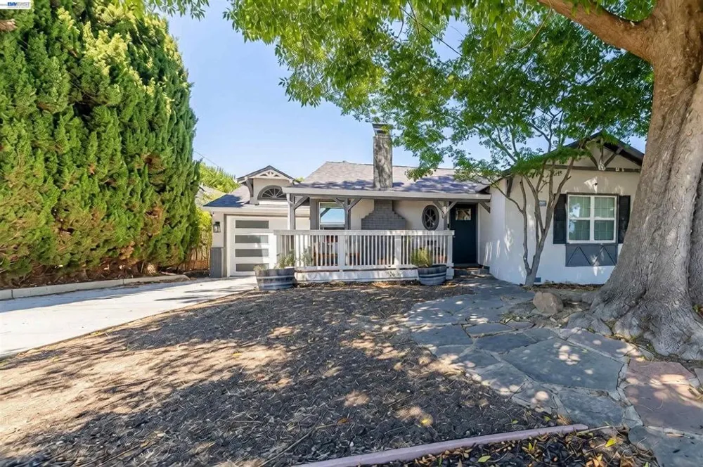 16004 Wellington Way Castro Valley, CA 94578