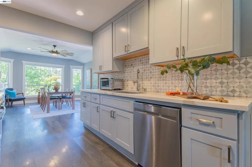 16004 Wellington Way Castro Valley, CA 94578