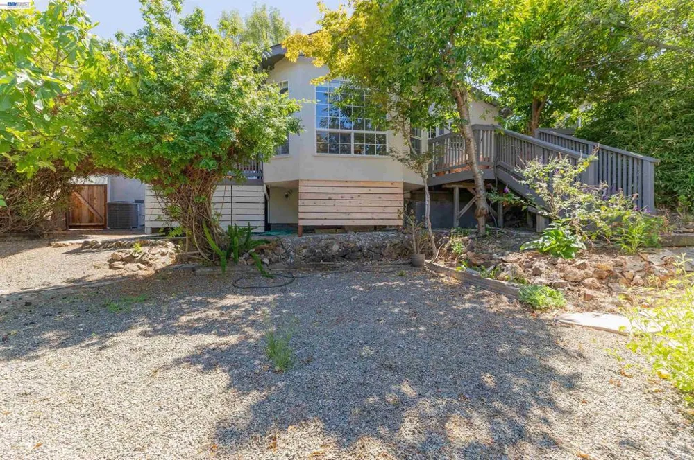 16004 Wellington Way Castro Valley, CA 94578