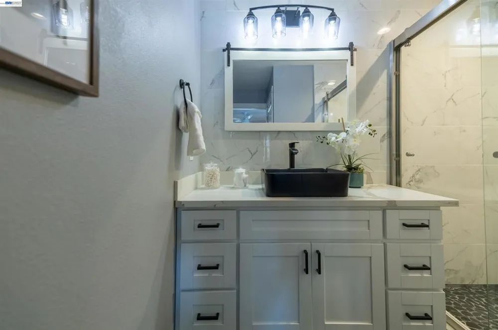 16004 Wellington Way Castro Valley, CA 94578
