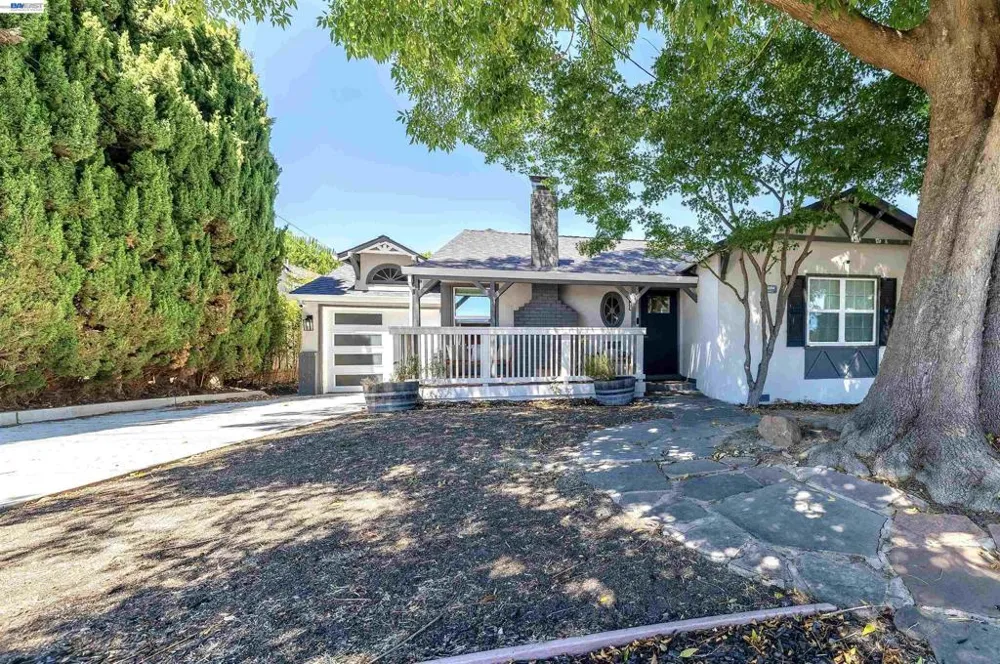 16004 Wellington Way Castro Valley, CA 94578