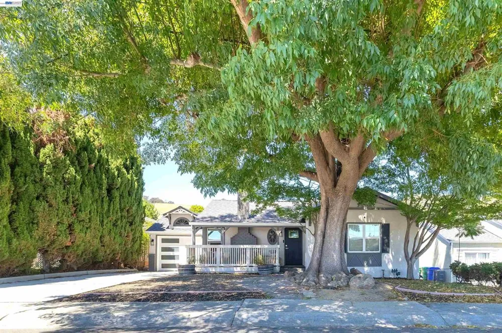 16004 Wellington Way Castro Valley, CA 94578