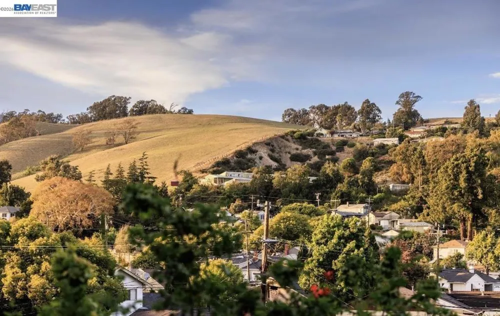 16004 Wellington Way Castro Valley, CA 94578