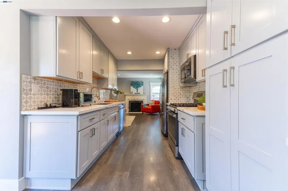 16004 Wellington Way Castro Valley, CA 94578