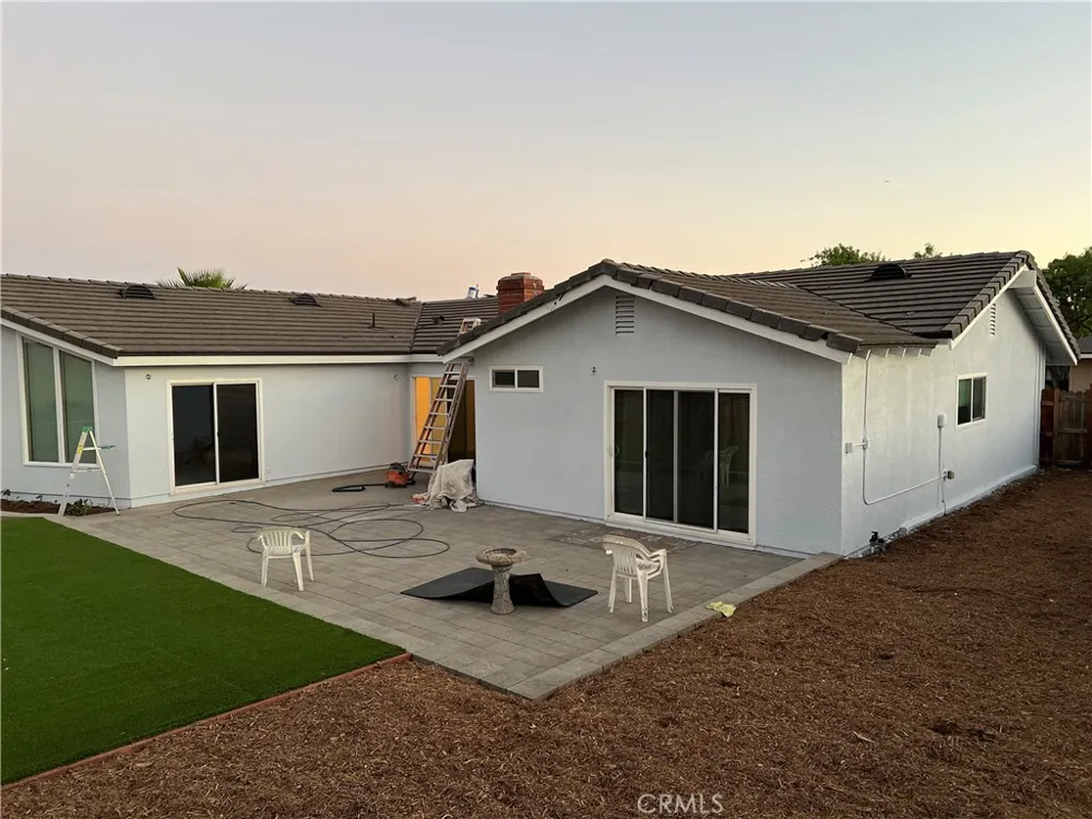 122 Fulton Way Upland, CA 91786