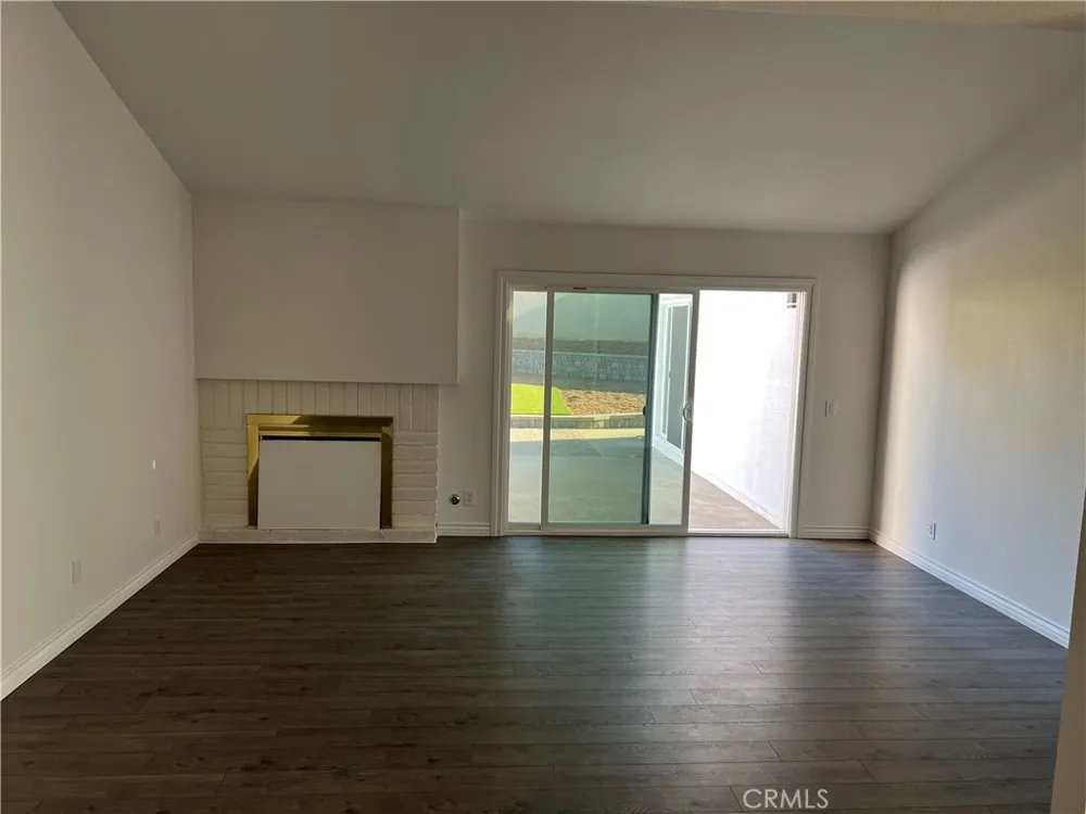 122 Fulton Way Upland, CA 91786