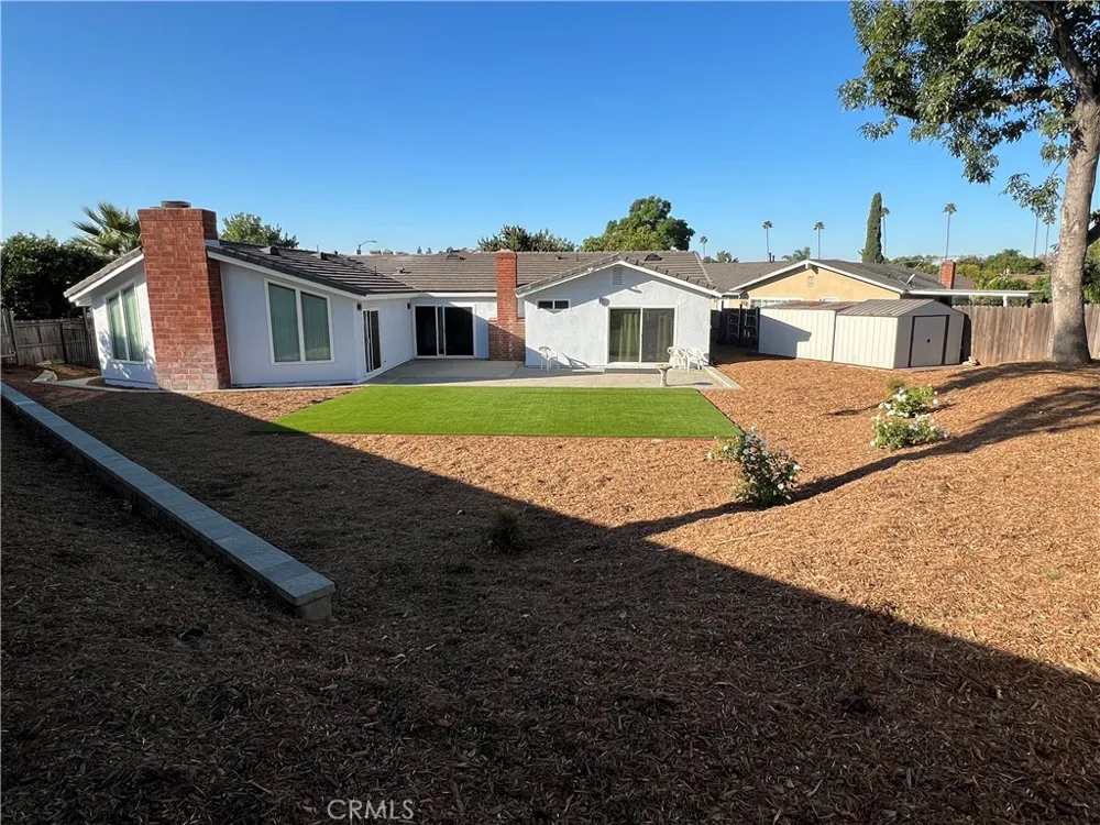 122 Fulton Way Upland, CA 91786