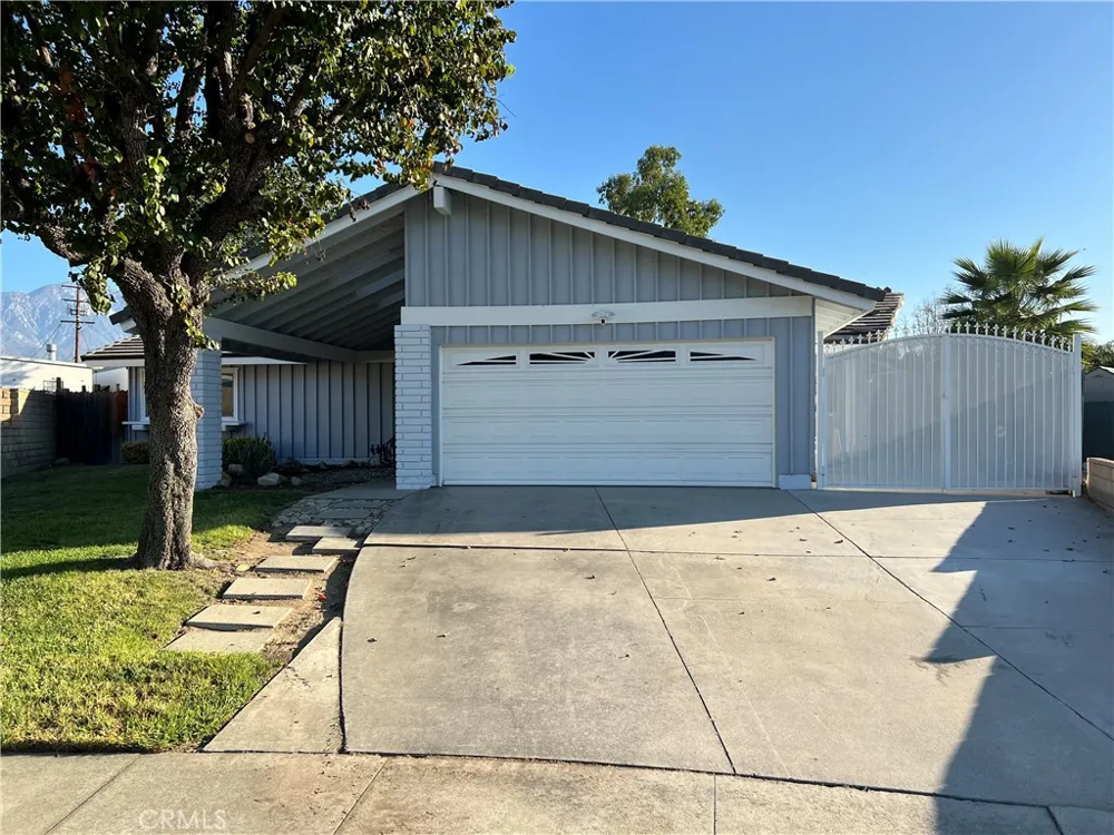 122 Fulton Way Upland, CA 91786