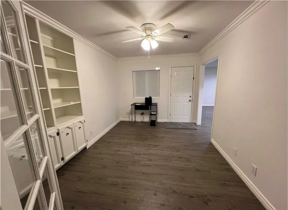 122 Fulton Way Upland, CA 91786