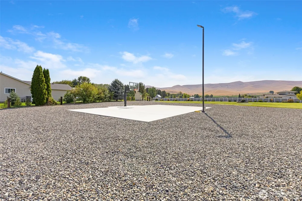 16409 S Lanell Prosser, WA 99350