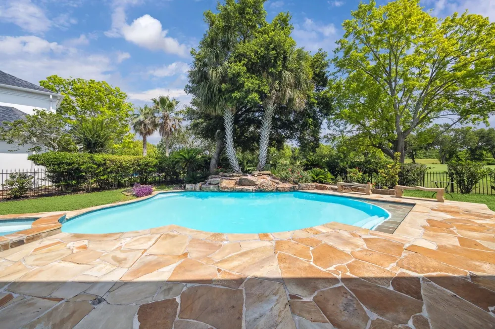 4111 Thistle Hill Court Sugar Land, TX 77479