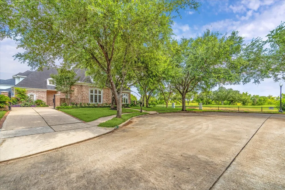4111 Thistle Hill Court Sugar Land, TX 77479