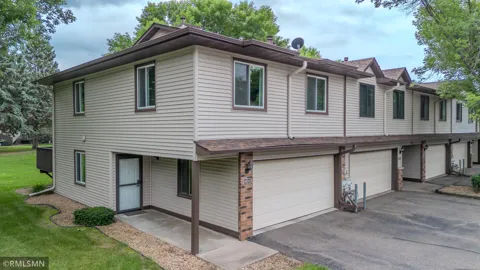 8824 Maplebrook Court