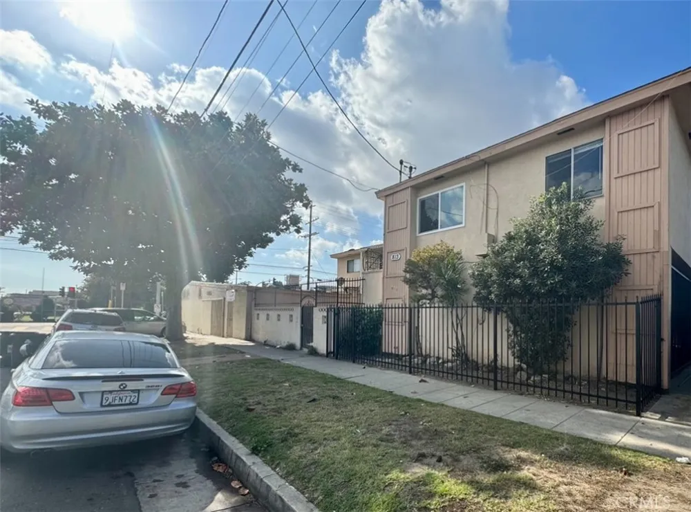 703 W Anaheim Wilmington, CA 90744