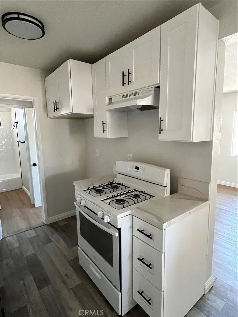 703 W Anaheim Wilmington, CA 90744