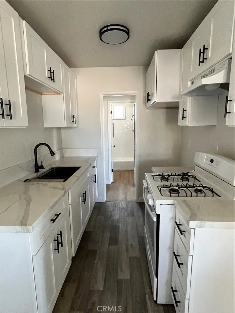 703 W Anaheim Wilmington, CA 90744
