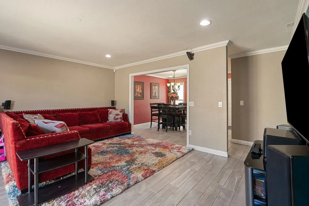 555 D Upland, CA 91786