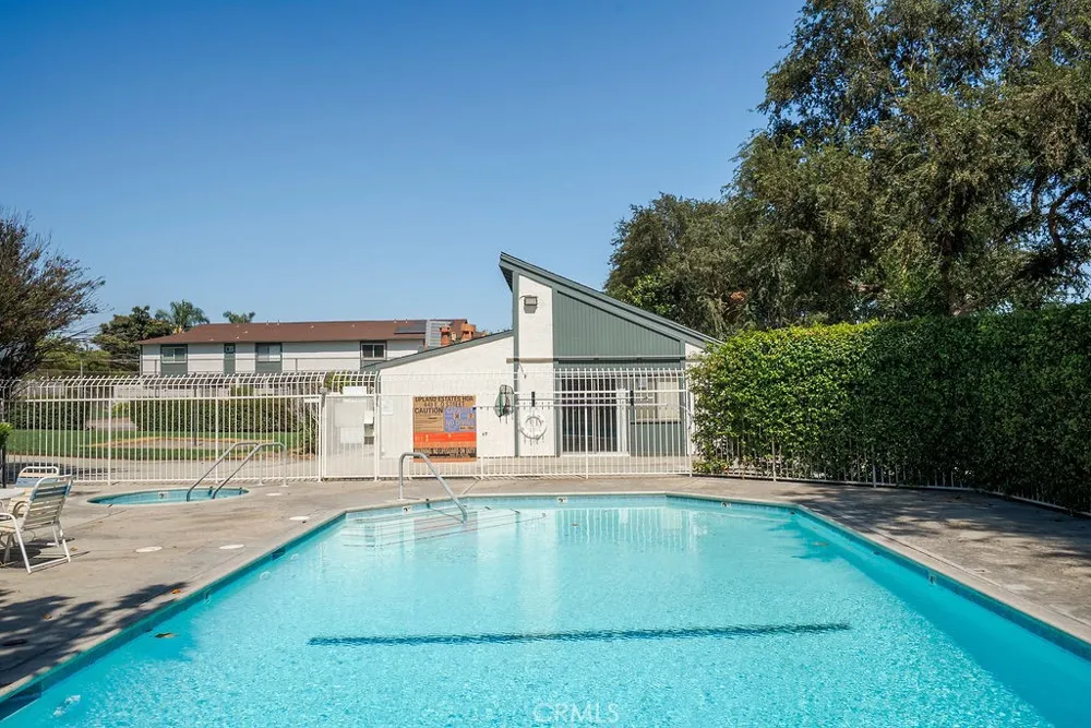555 D Upland, CA 91786