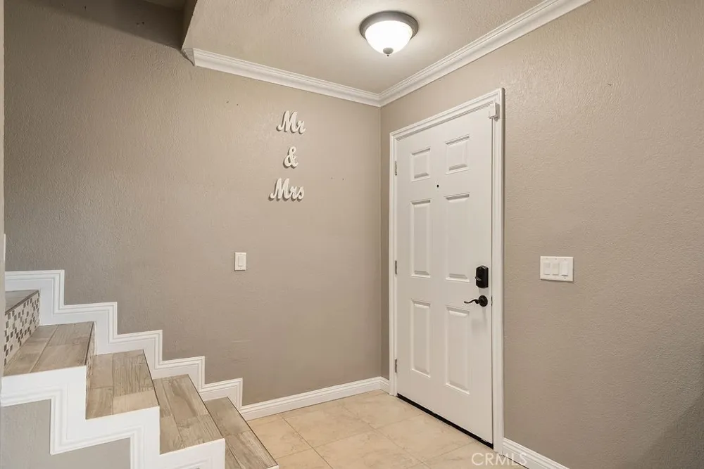 555 D Upland, CA 91786