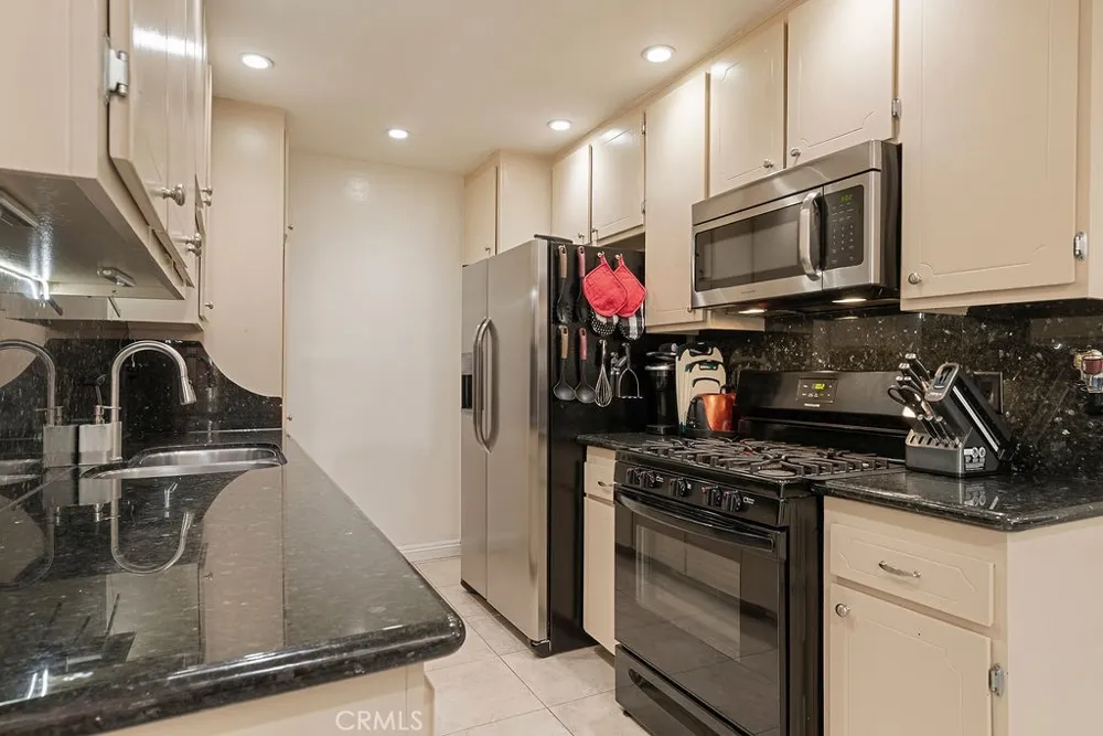 555 D Upland, CA 91786