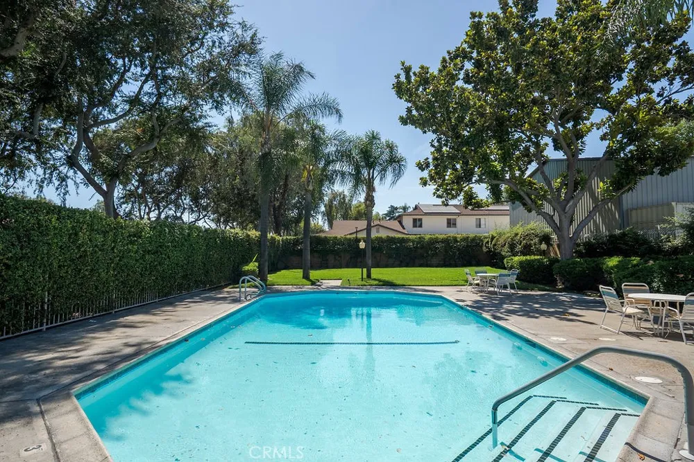 555 D Upland, CA 91786