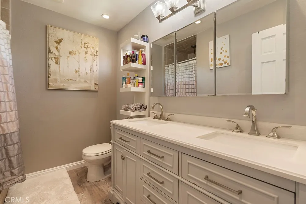 555 D Upland, CA 91786