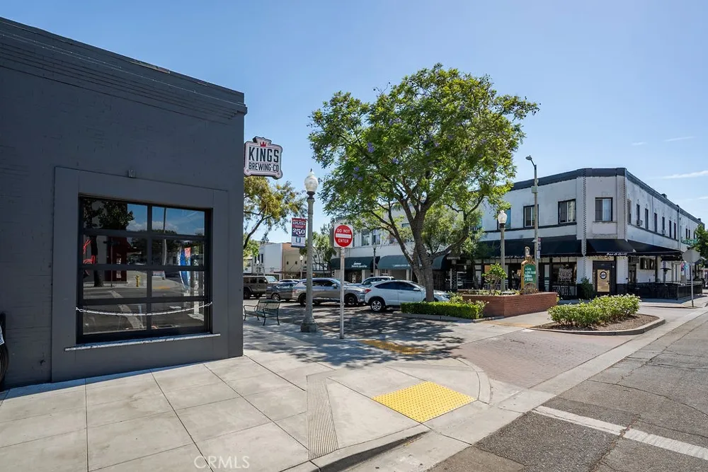 555 D Upland, CA 91786