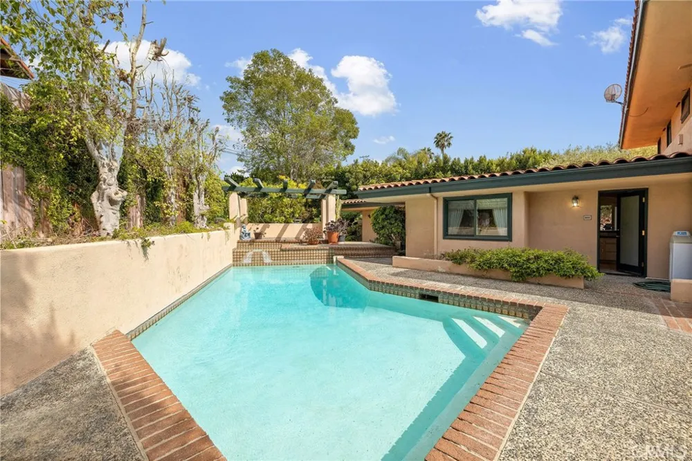 1432 Via Coronel Palos Verdes Estates, CA 90274