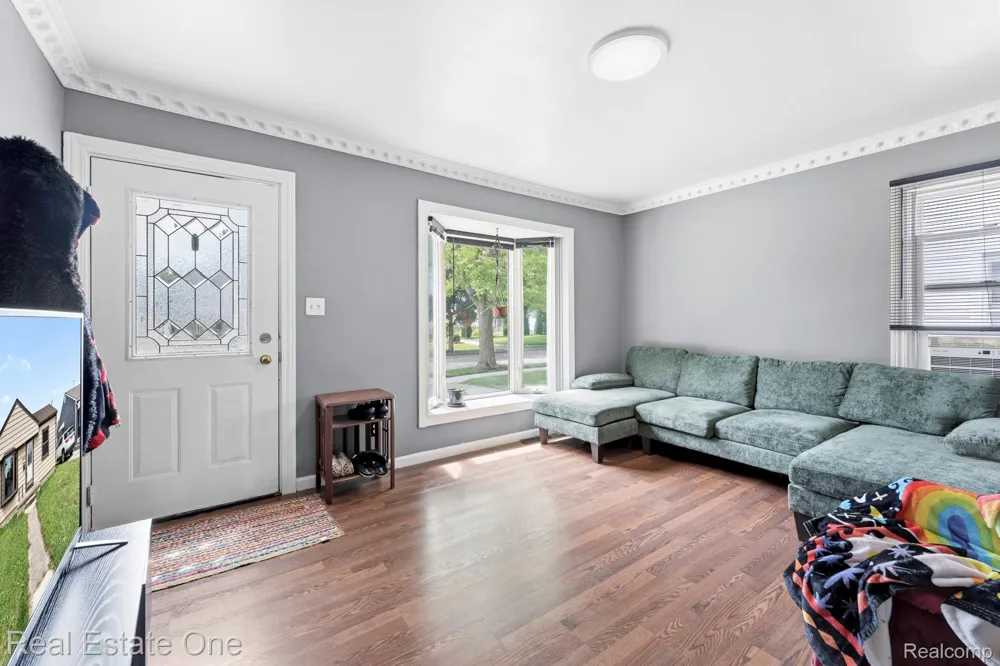 1840 Morris Avenue Lincoln Park City, MI 48146