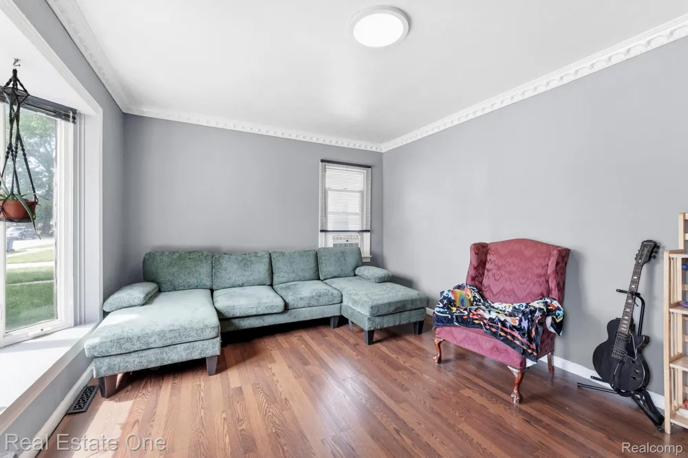 1840 Morris Avenue Lincoln Park City, MI 48146