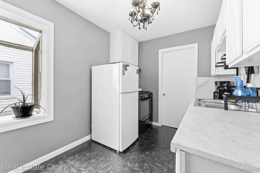 1840 Morris Avenue Lincoln Park City, MI 48146
