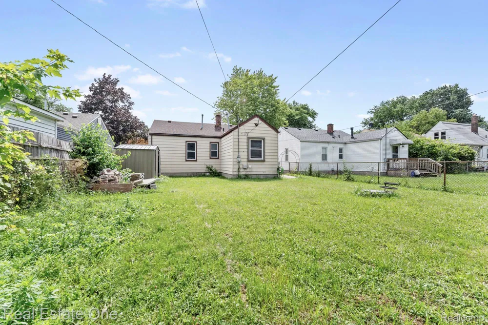 1840 Morris Avenue Lincoln Park City, MI 48146